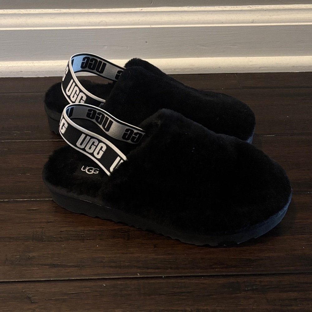 UGG Kids Black Fluff Yea Clog with Logo Strap